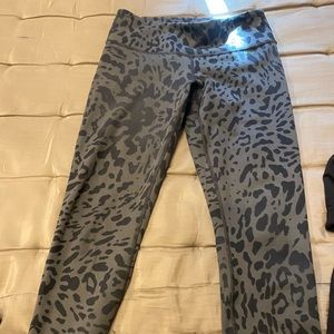 Lululemon pants size 4